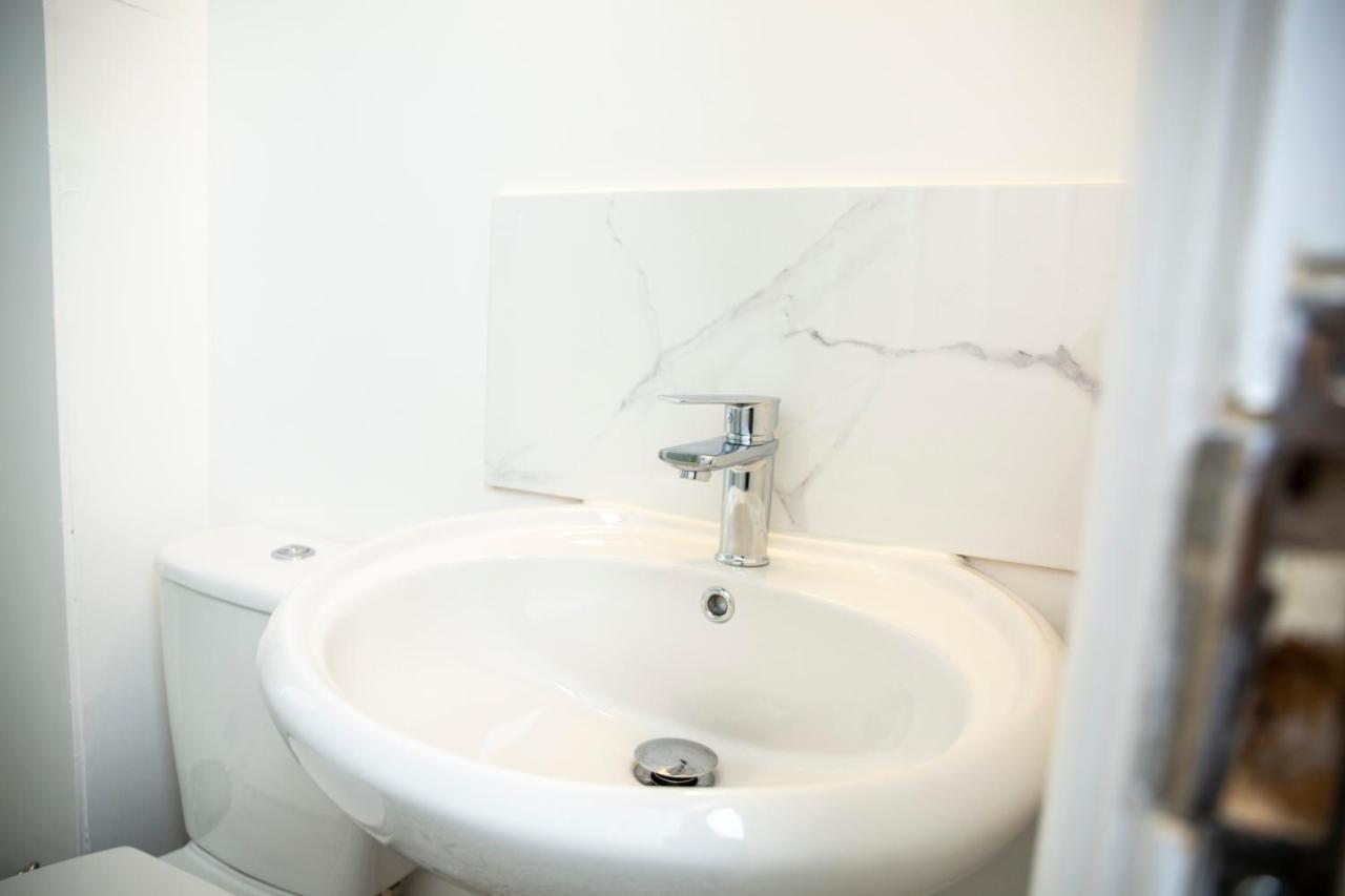 Modern Townhouse Apartment With Free Parking And Wifi Stratford-upon-Avon Dış mekan fotoğraf